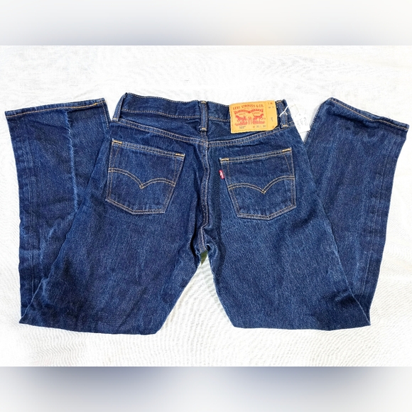 Levi's Other - Men's levi jeans 31x30 button up style 501